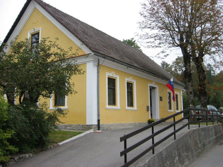 PŠ Turjak po prenovi 2002
